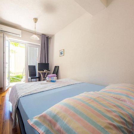 Eco-Apartments With Nice Garden Baška Voda المظهر الخارجي الصورة