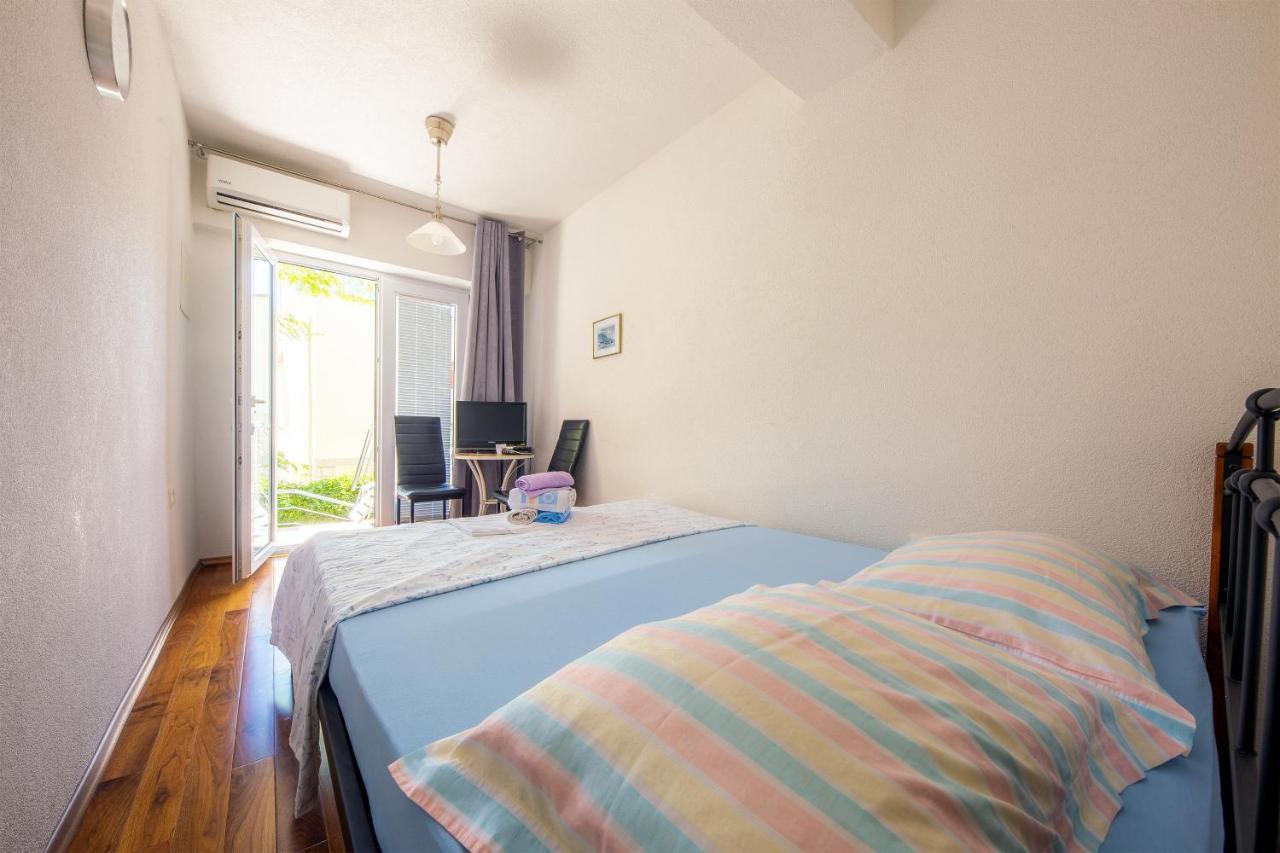 Eco-Apartments With Nice Garden Baška Voda المظهر الخارجي الصورة