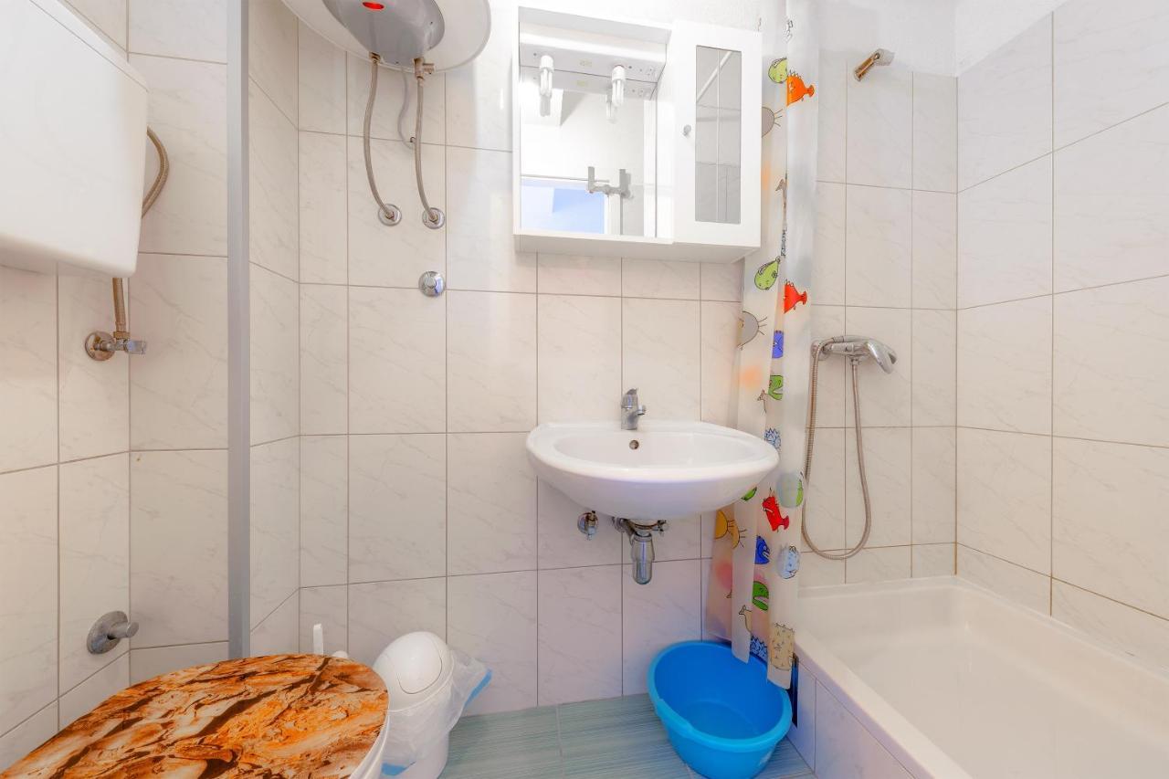 Eco-Apartments With Nice Garden Baška Voda المظهر الخارجي الصورة