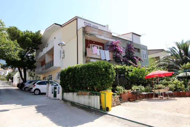Eco-Apartments With Nice Garden Baška Voda المظهر الخارجي الصورة