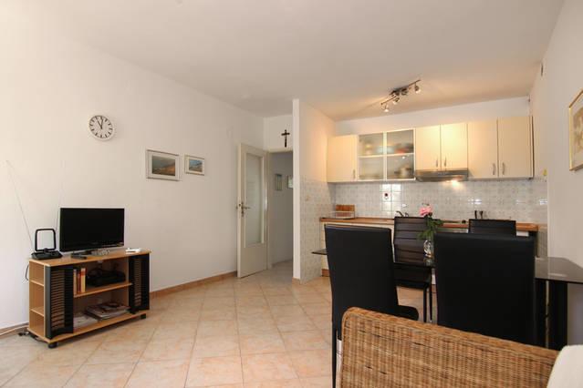 Eco-Apartments With Nice Garden Baška Voda المظهر الخارجي الصورة
